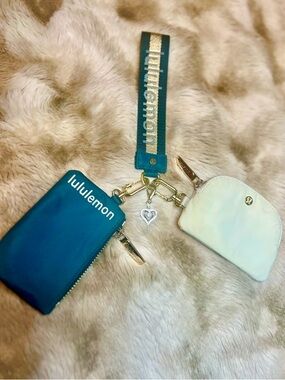 NWOT Lululemon Never Lost Keychain / Dual Pouch Wristlet Warp Teal Gold Bone